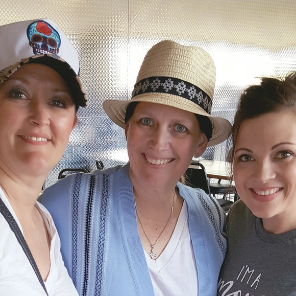 Meet your Posher, Roxanne - Picture 1 of 1